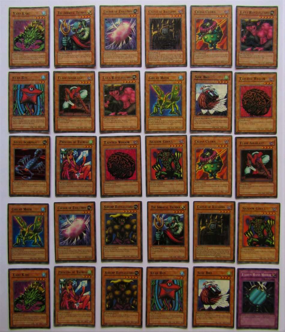 30 Old Yu-Gi-Oh! Konami Trading Cards