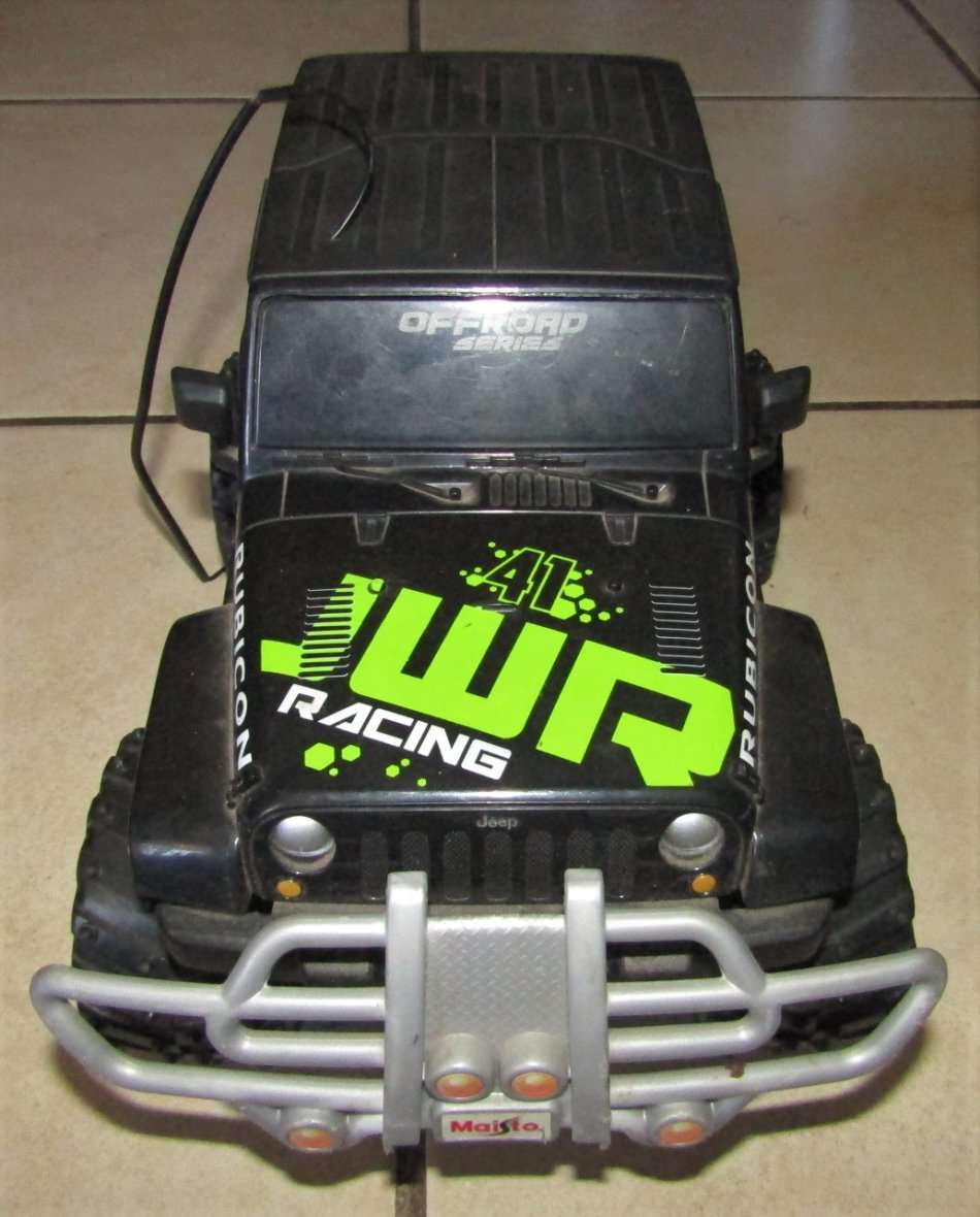 Old Maisto R/C Jeep Wrangler Rubicon