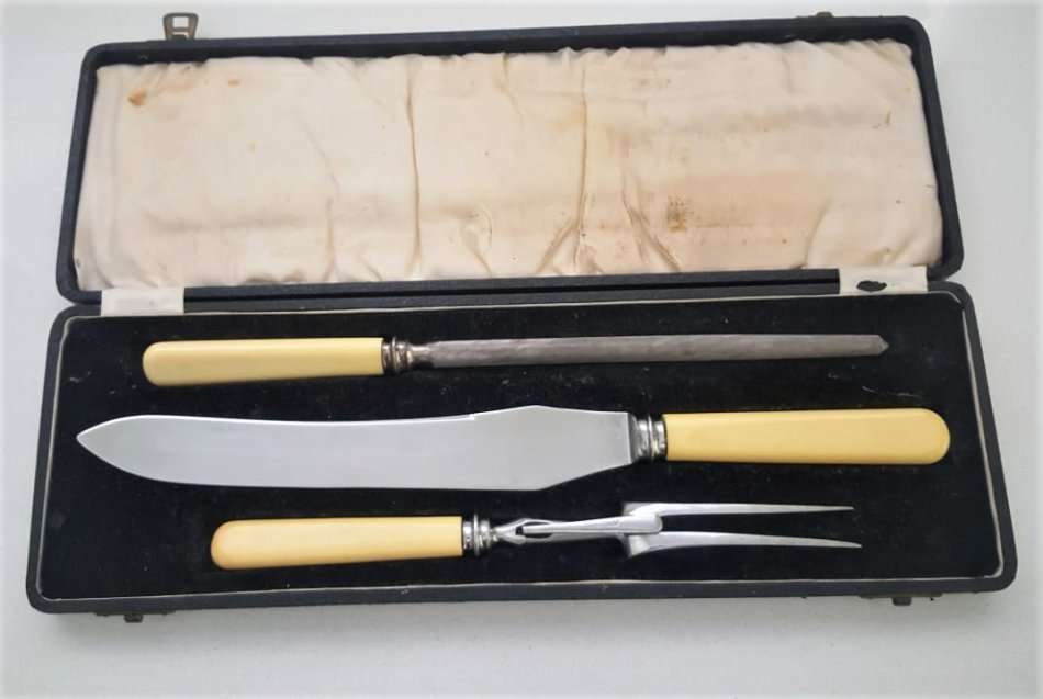 Vintage Sheffield England Carving Set in Case
