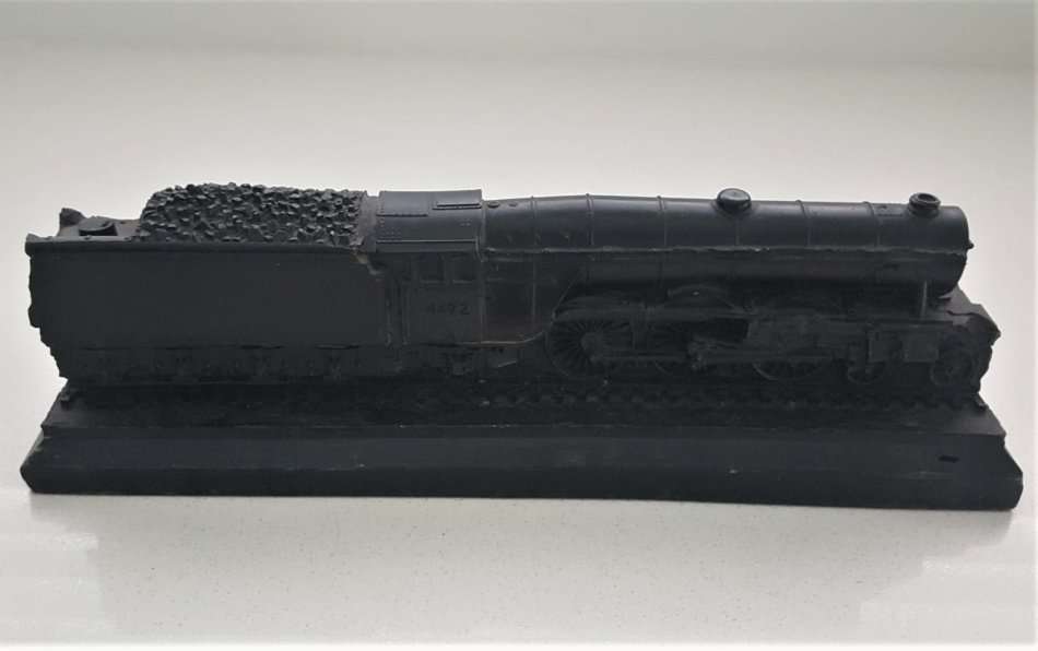 Vintage 1 Kilogram Heavy Steam Locomotive Display