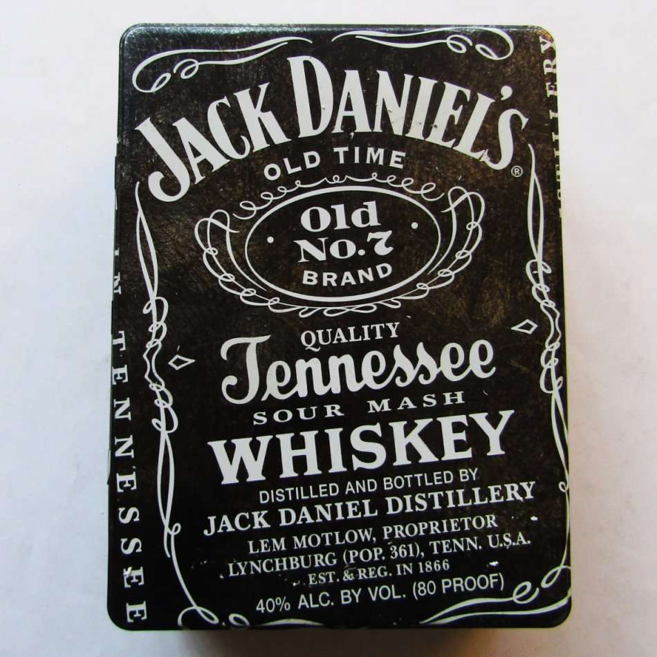 Old Jack Daniels Whiskey Tin With 4 Glasses