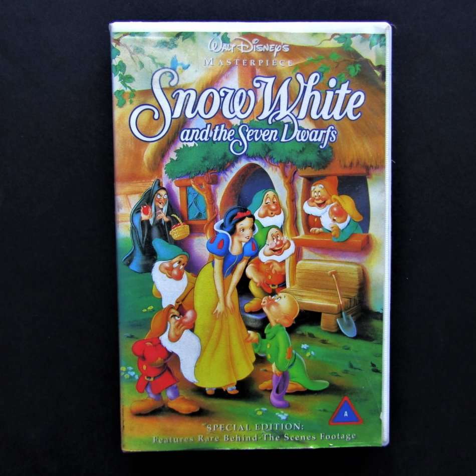Snow White and the Seven Dwarfs - Walt Disney Masterpiece - VHS Tape