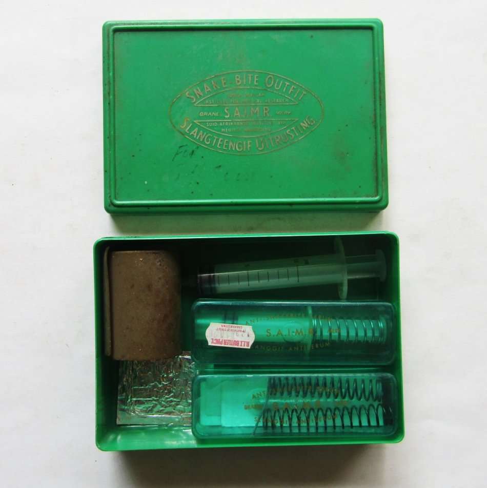 Old SA Institute for Medical Research Anti Snake Bite Outfit Kit