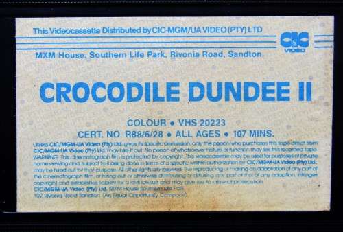 Crocodile Dundee II - Paul Hogan - Action Comedy VHS Tape (1988)
