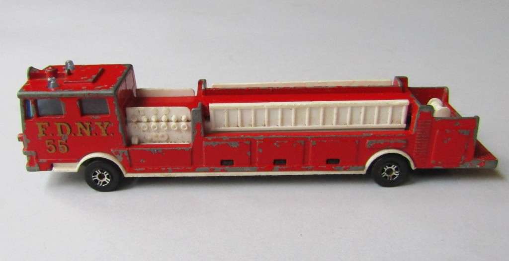 Majorette #319 - New York Fire Department Truck