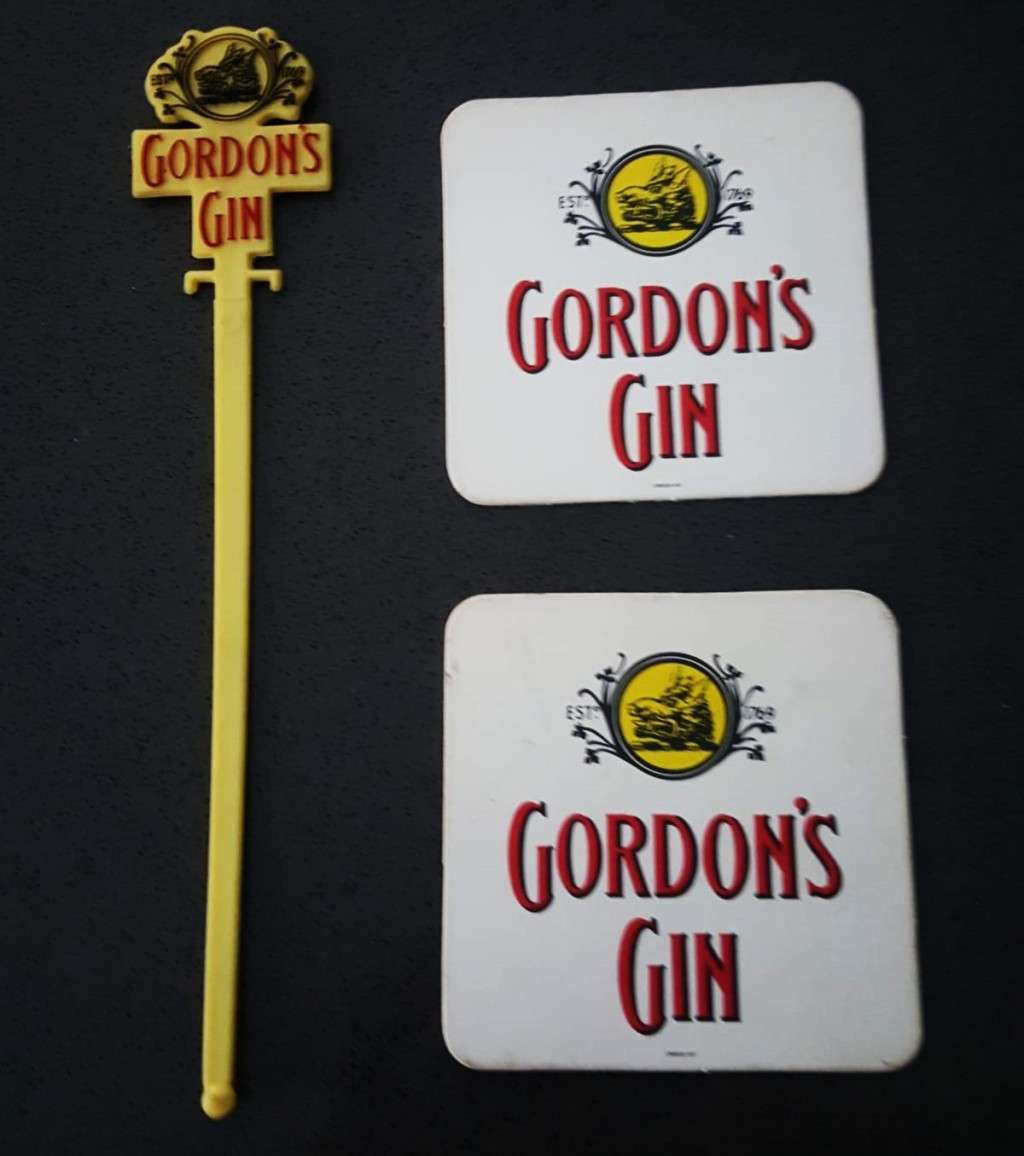 Old Gordon`s Gin Mixer and 2 Bar Coasters