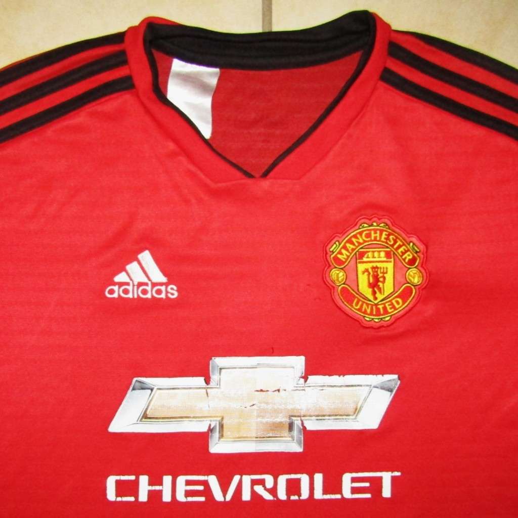 Old Manchester United Football Jersey - Medium Size