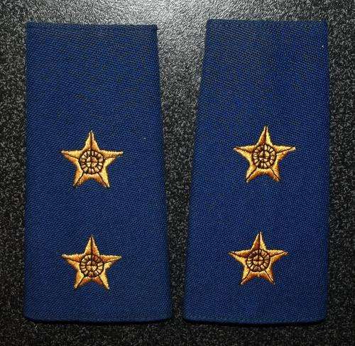 Obsolete SA Police Lieutenant Blue Slip On Shoulder Ranks
