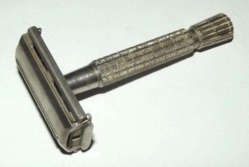 Vintage GILLETTE Silver Tone Twist to Open Safety Razor - Made in England