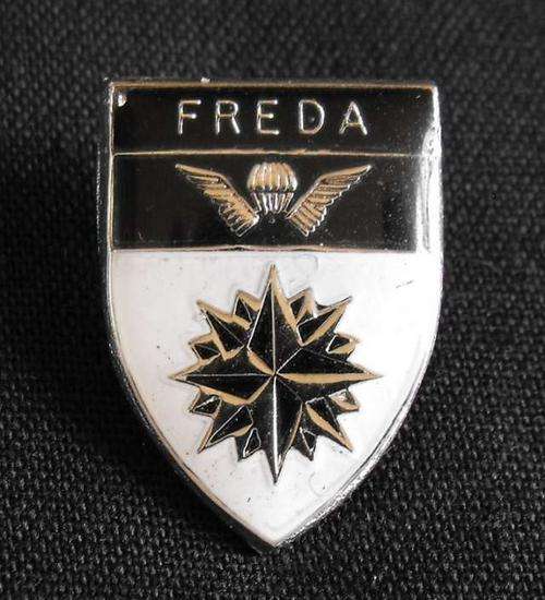 SADF 5 RECCE FREDA METAL LAPEL PIN BADGE