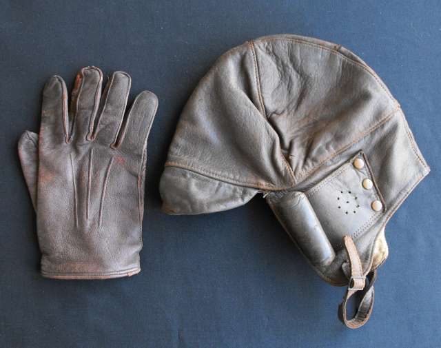 OLD WW1 ERA LEATHER FLYING CAP + GLOVE