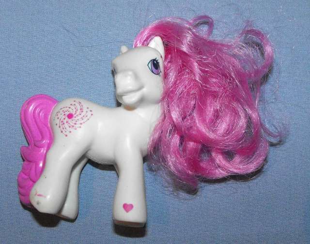 WHITE MY LITTLE PONY HASBRO 2005