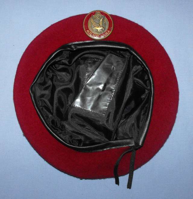 AWB BERET WITH METAL BADGE