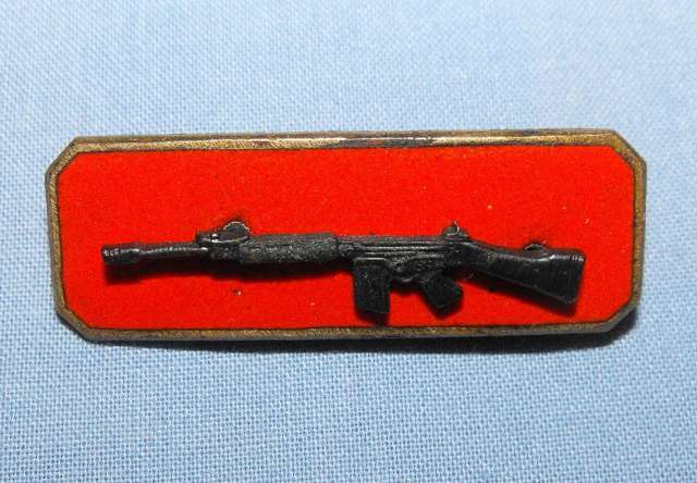 SADF ARMY MARKSMAN "SKIETBALKIE" BREAST BADGE
