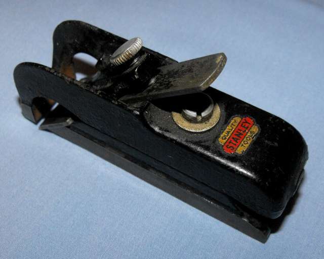 SMALL OLD STANLEY WOODWORK PLANE