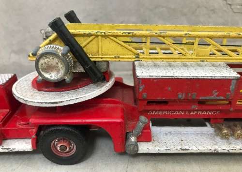 RARE CORGI MAJOR TOYS : AERIAL RESCUE TRACTOR / FIRE TRUCK