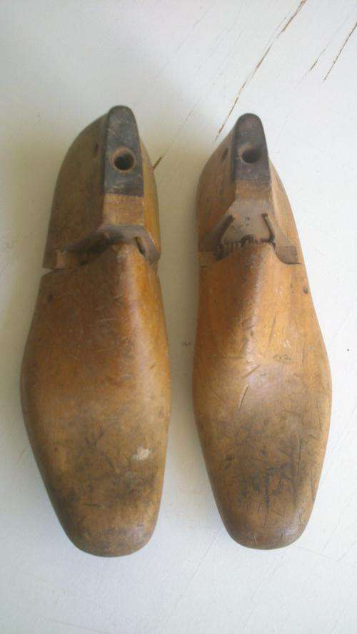Set of 2 Wooden Shoe Moulds