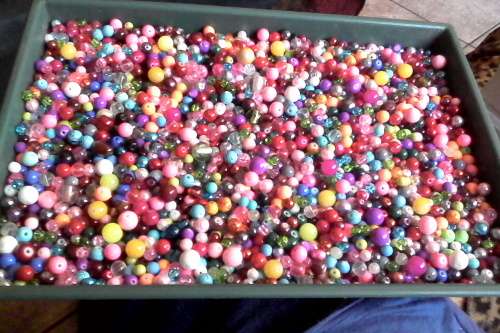 1000 assorted glass bead mix 6-10mm(10 per pkt)bid is for 100pkts