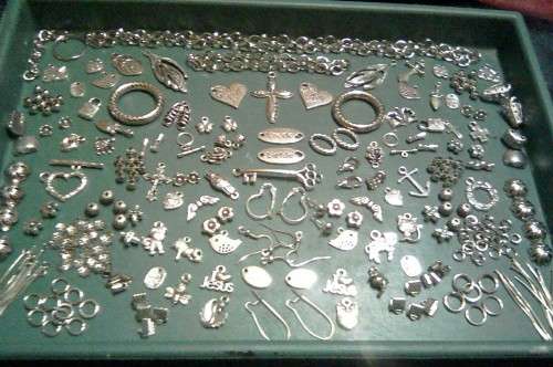 Metal mix...bidding on 95pkts for all on photo..chain 5x7mm with bracelet chain included in mix