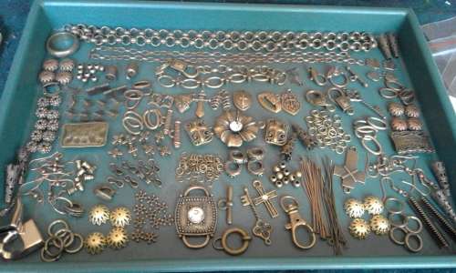 Metal mix(bronze,copper,gold.....2@chain included & 1@bracelet ..pls read description