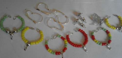 3500 glassbeads,100 metal beads,5@finding kits,satin cord,first bid r200..pls see photos