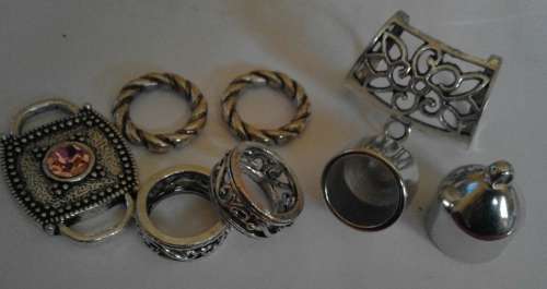 3500 glassbeads,100 metal beads,5@finding kits,satin cord,first bid r200..pls see photos