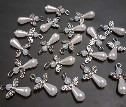 Beautifull  angel pendants/charms...13 x 20mm