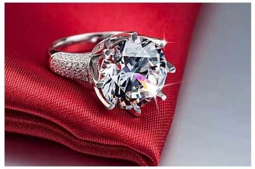 Stunning 8ct engagement ring...s925...size 8