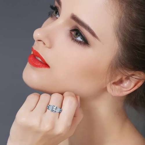 Stunning cz s925 engagement ring...size 7