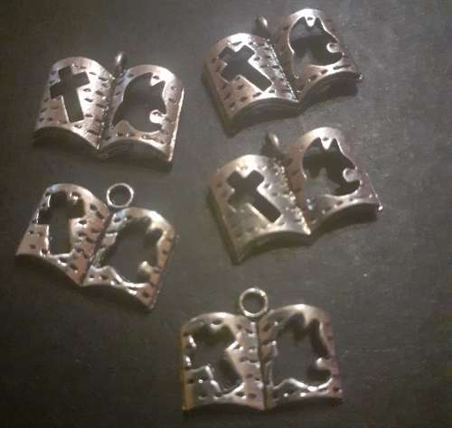 Bible charm(5)