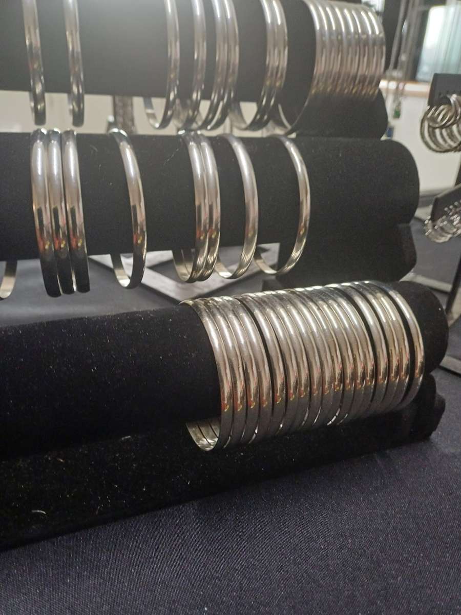 High quality Titanium bangles..wont tarnish or fade 68mm