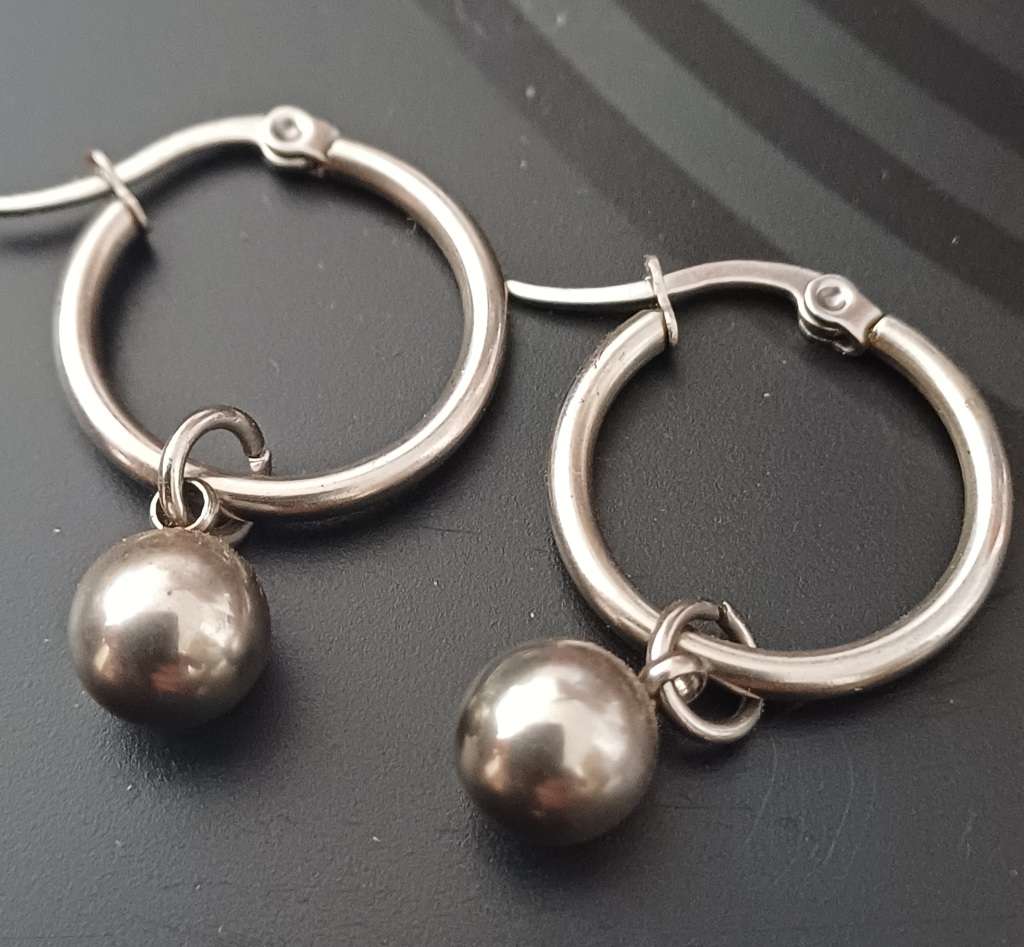 Titanium 18mm hoop earrings with solid ball