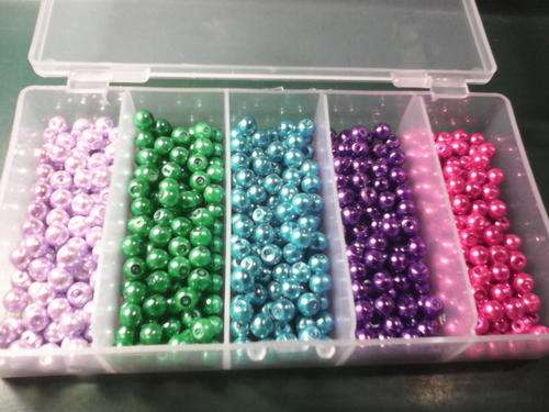 Container(new) with 500 glass pearls 6mm plus 10 free filligree beads 6mm