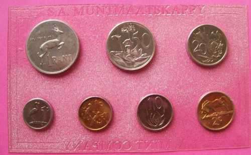 1989 S. A. Mint set. Only 13150 sets minted. See photos