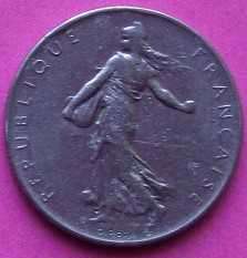 Small collection of coins of France.See photographs and description below.