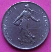 Small collection of coins of France.See photographs and description below.