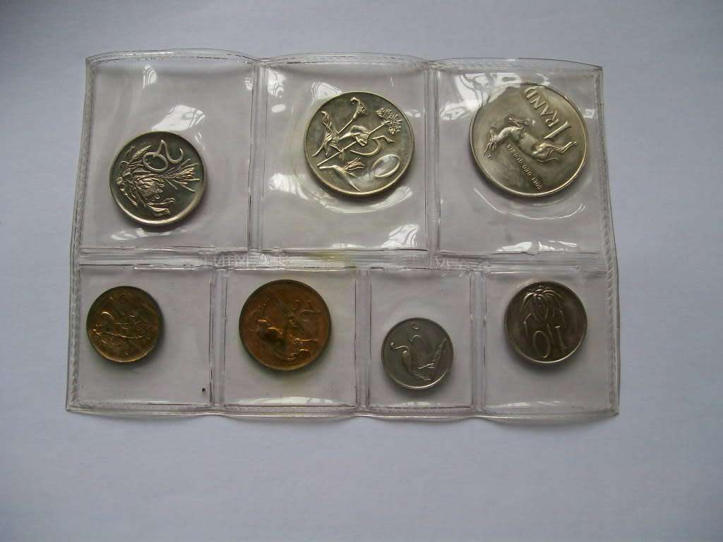 1986 S. A. Mint set. Only 9100 sets minted. See photos