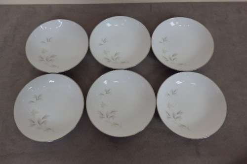 A FABULOUS SET OF SIX NORITAKE OF JAPAN BONE CHINA DESSERT BOWLS IN THE AWESOME ROWENA PATTERN