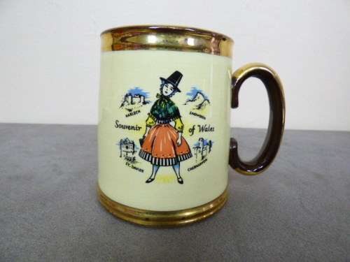 A LOVELY LARGE SOUVENIR OF WALES COFFEE MUG, FOR USE OR DISPLAY!!