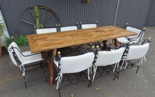 A FANTASTIC LONG (2.2m) SOLID TEAK DINING TABLE WITH AMAZING INLAY DETAILING AND STURDY LEGS