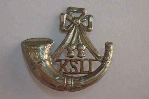 A FANTASTIC RARE "KINGS SHROPSHIRE LIGHT INFANTRY (KSLI)" CAP BADGE