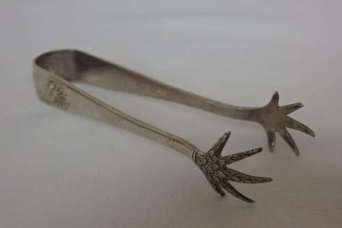 GORGEOUS VINTAGE (EPNS) SILVER PLATED "BIRDS CLAW" SUGAR CUBE TONGS (SUGAR NIPS) IN GREAT CONDITION