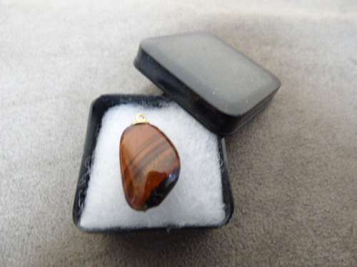 A FABULOUS POLISHED RED TIGERS EYE NUGGET PENDANT, STUNNING!!!