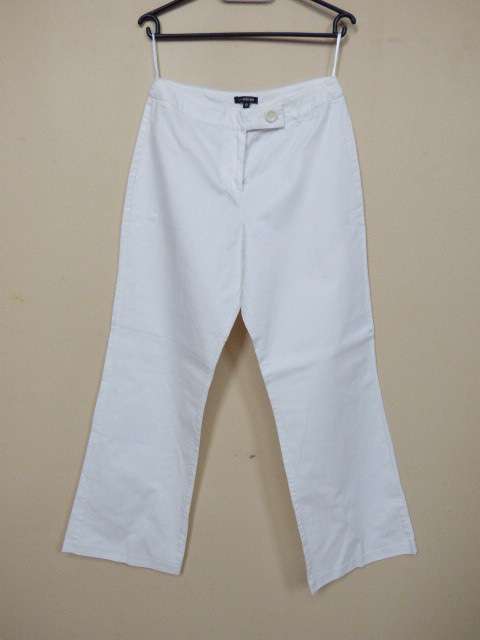 A LOVELY PAIR OF WHITE "LEGEND" PANTS SIZE 10.