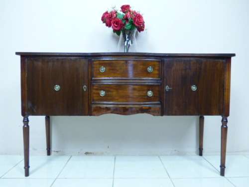 A STUNNING WOODEN SIDE SERVER WITH 2 DRAWERS AND CUPBOARDS FOR STORAGE SPACE!!