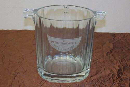 A WONDERFUL "MOET & CHANDON" BRANDED GLASS ICE BUCKET - IDEAL FOR A WHISKY TRAY OR DRINKS TROLLEY