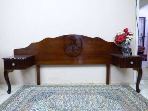 A GORGEOUS IMBUIA QUEEN ANNE STYLE HEADBOARD WITH SIDE PEDESTALS. STUNNING!!!