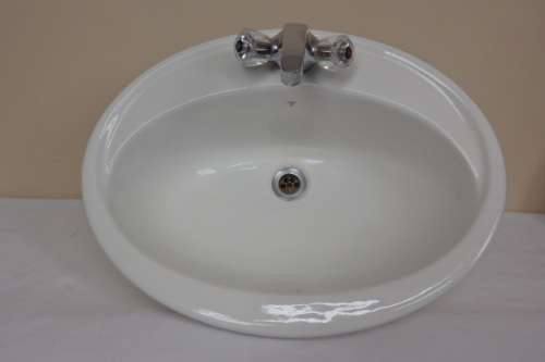 16 x TOP QUALITY VAAL OVAL DROP-IN HAND BASINS WITH A QUALITY MIXER TAP bid/basin