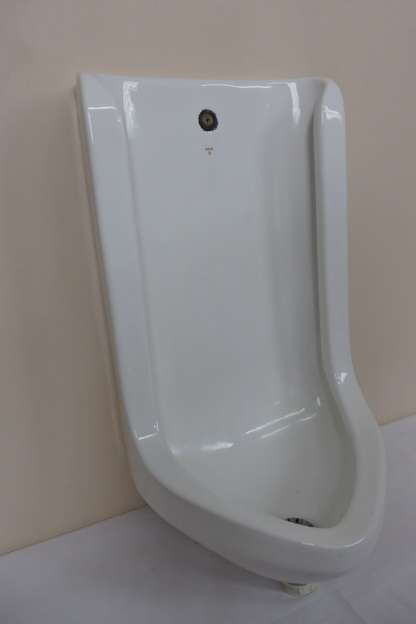 4 x TOP QUALITY VAAL SANITARYWARE GENTS BATHROOM URINALS bid/urinal
