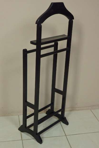 A BEAUTIFUL SOLID WOODEN "DUMB VALET" CLOTHING STAND (MR JEEVES) IN GREAT CONDITION